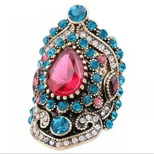 24 HRS SALE ONLY Statement Crystal Ring Size 8 - Trendy - Fashionable